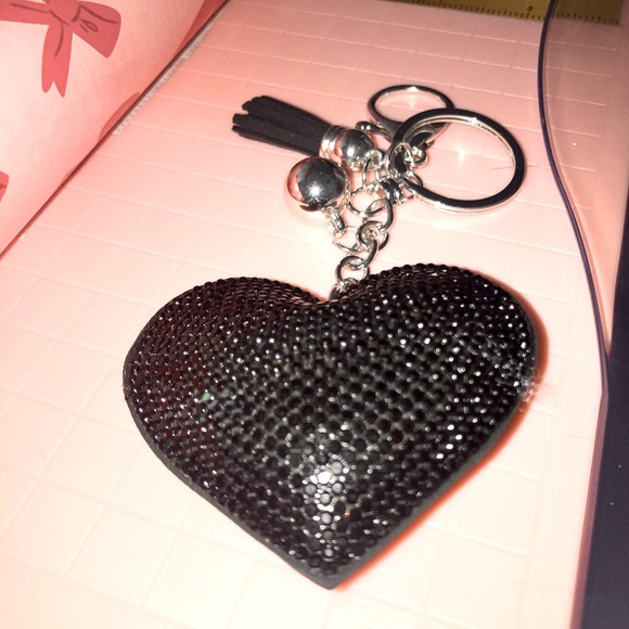 Black Heart Keychain with Tassel - Picture 2 of 2